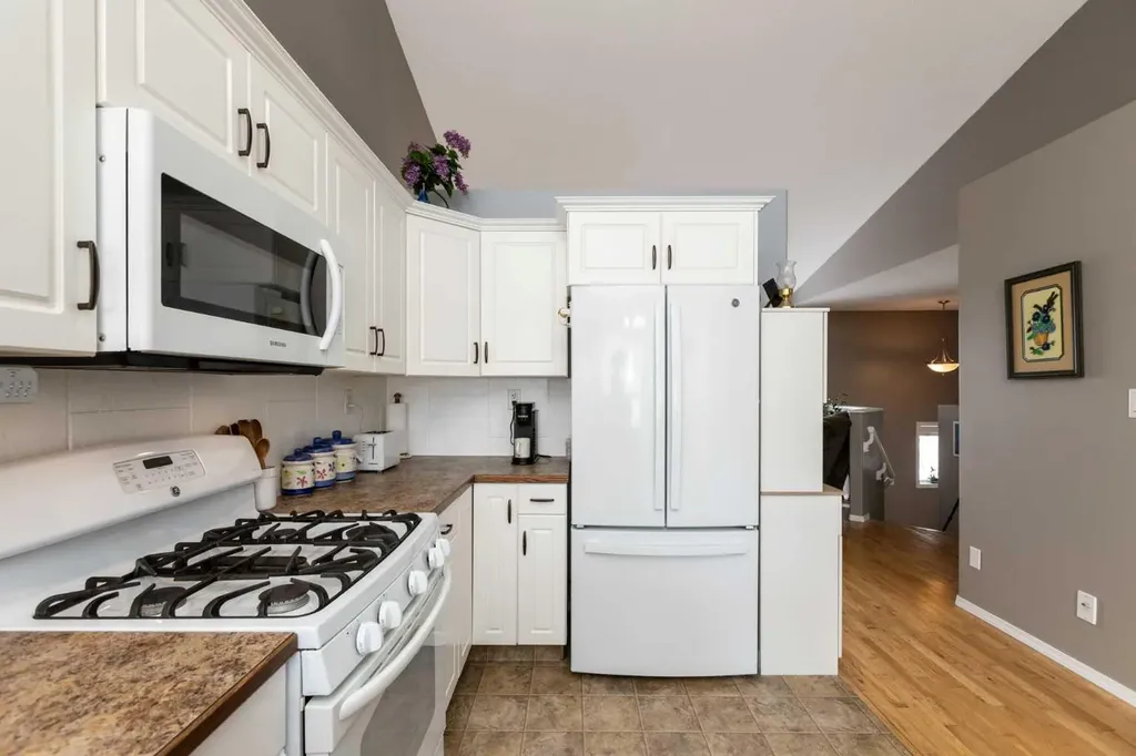 10 Hawthorne Way Penhold AB T0M1R0