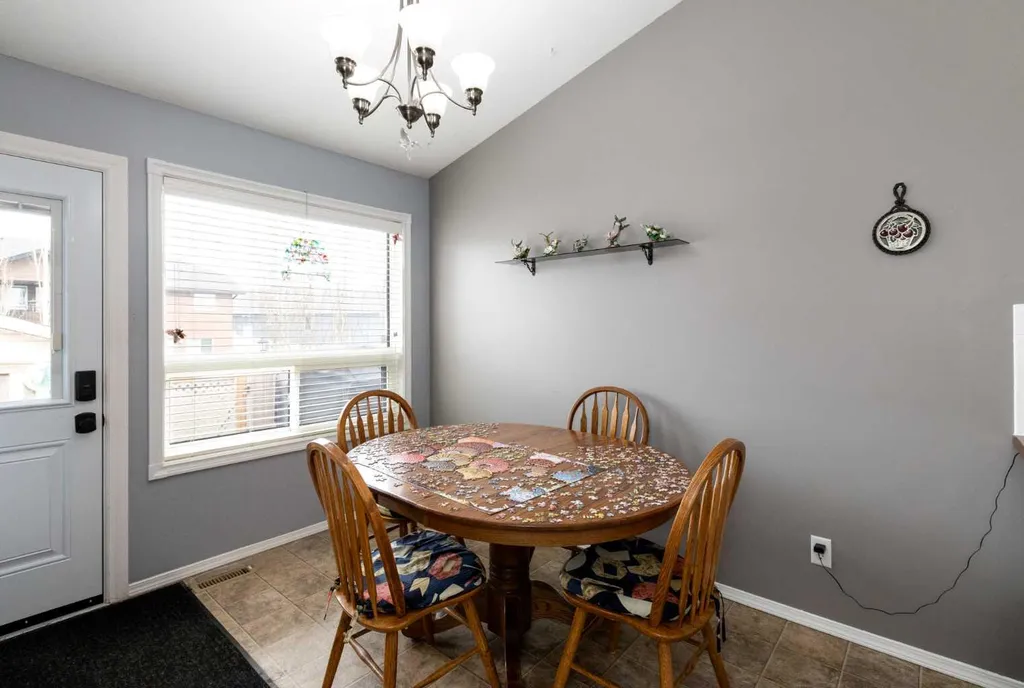 10 Hawthorne Way Penhold AB T0M1R0