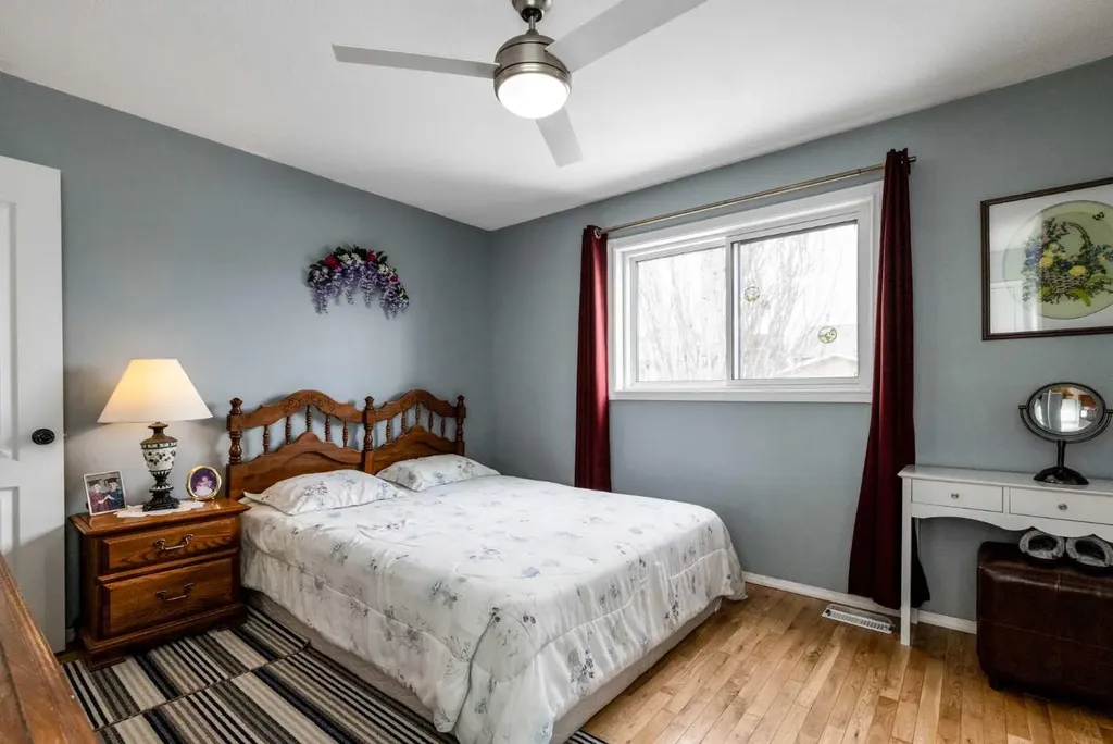 10 Hawthorne Way Penhold AB T0M1R0