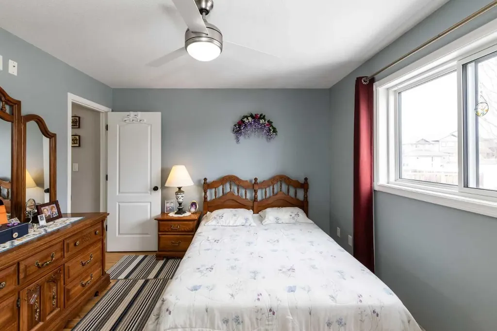 10 Hawthorne Way Penhold AB T0M1R0