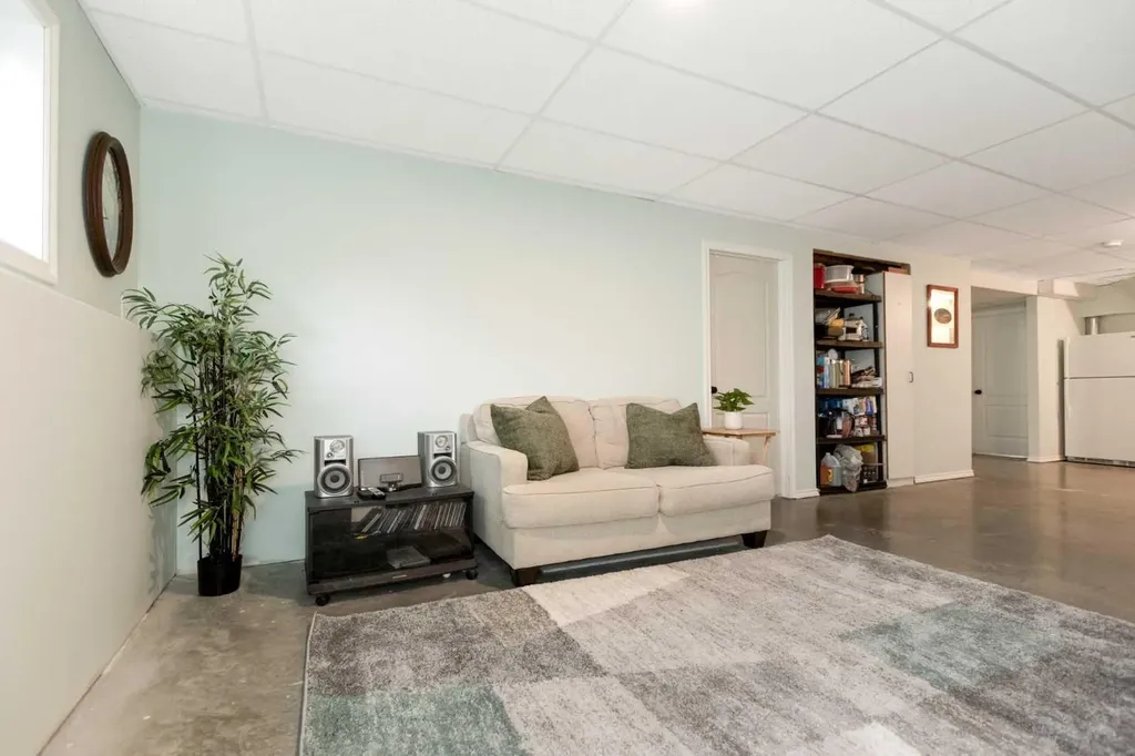 10 Hawthorne Way Penhold AB T0M1R0
