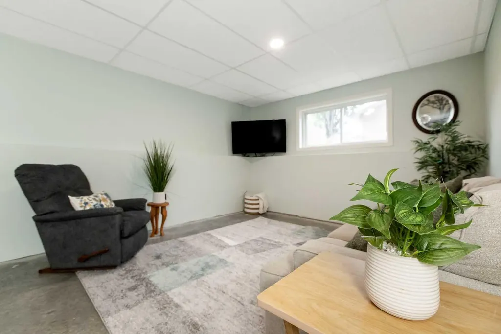 10 Hawthorne Way Penhold AB T0M1R0