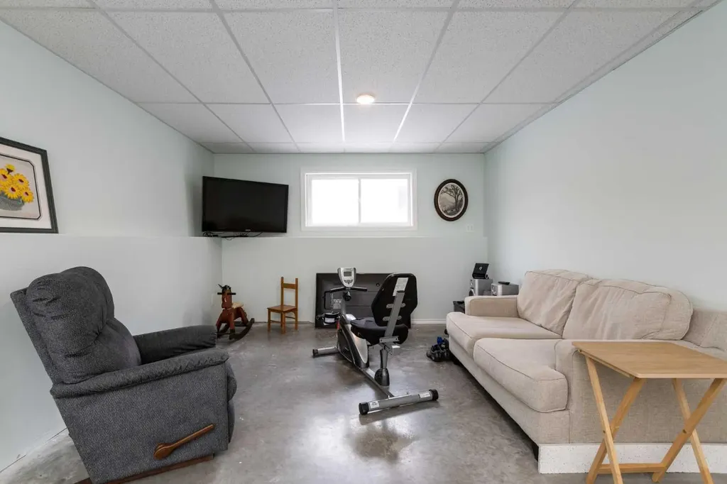 10 Hawthorne Way Penhold AB T0M1R0
