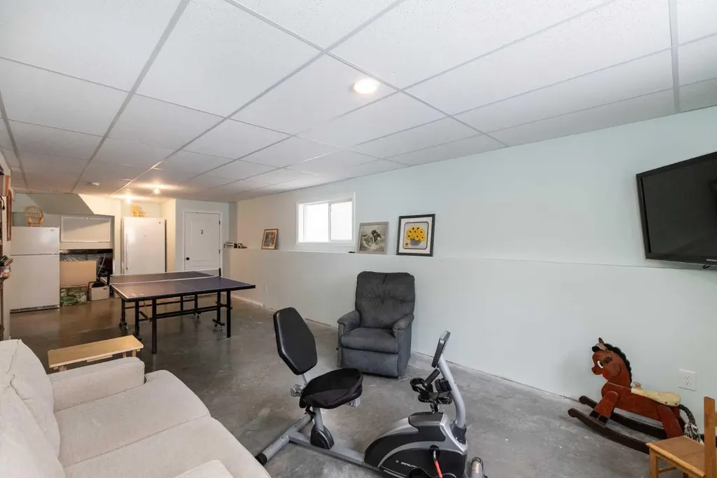 10 Hawthorne Way Penhold AB T0M1R0