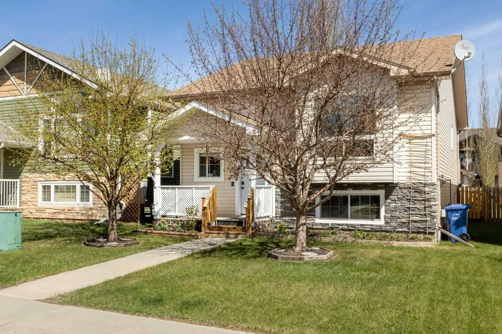 10 Hawthorne Way Penhold AB T0M1R0