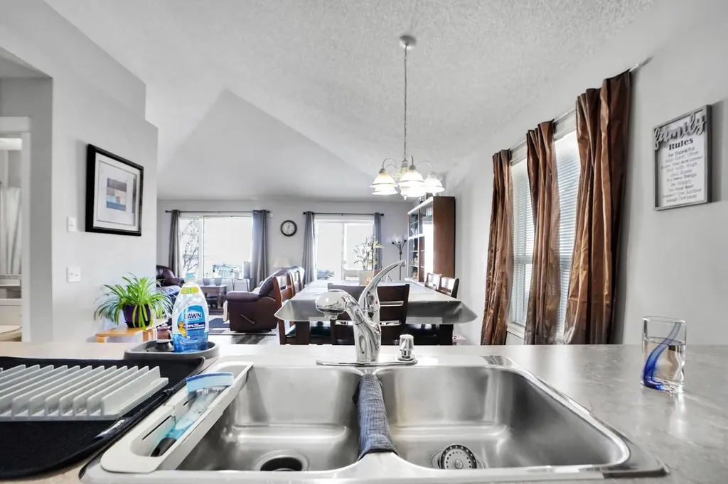 94 Inverness Park SE Calgary AB T2Z3E1