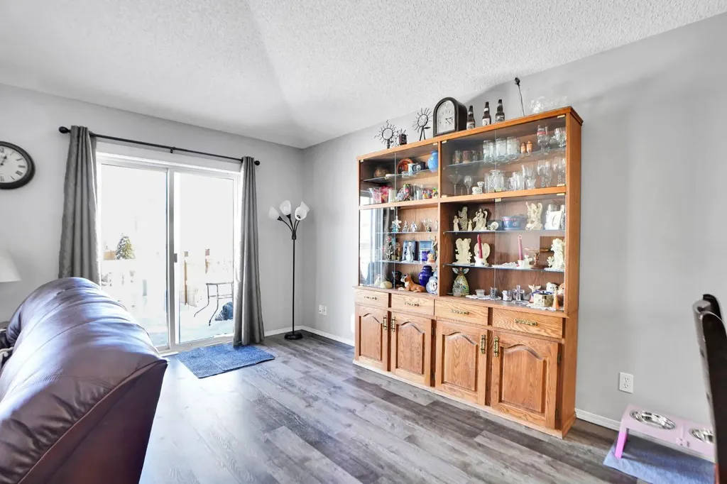 94 Inverness Park SE Calgary AB T2Z3E1