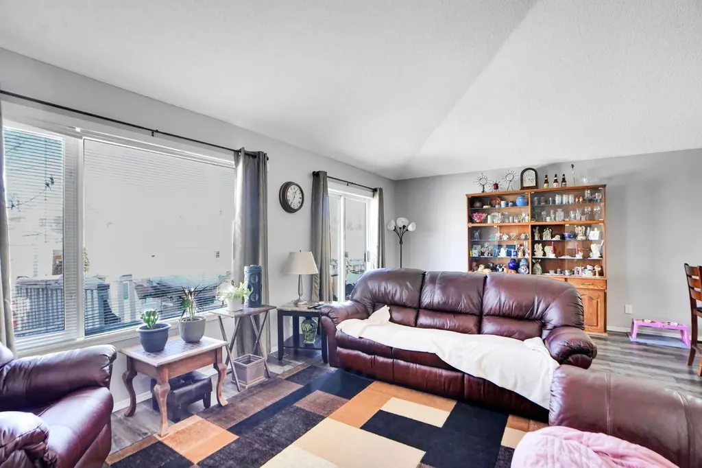 94 Inverness Park SE Calgary AB T2Z3E1