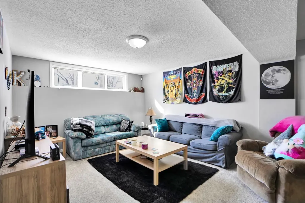 94 Inverness Park SE Calgary AB T2Z3E1