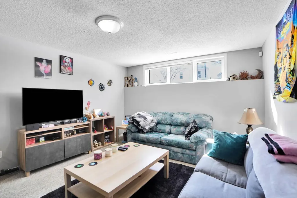 94 Inverness Park SE Calgary AB T2Z3E1