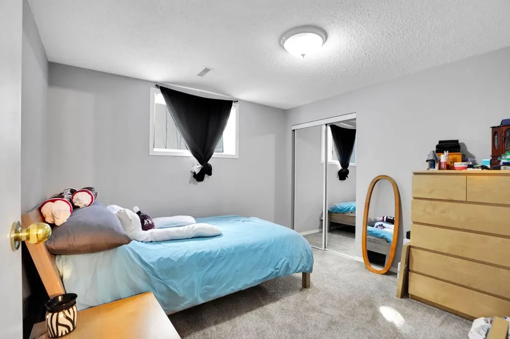 94 Inverness Park SE Calgary AB T2Z3E1