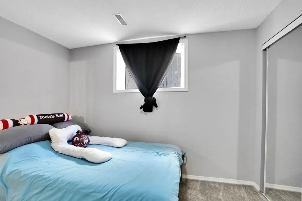 94 Inverness Park SE Calgary AB T2Z3E1
