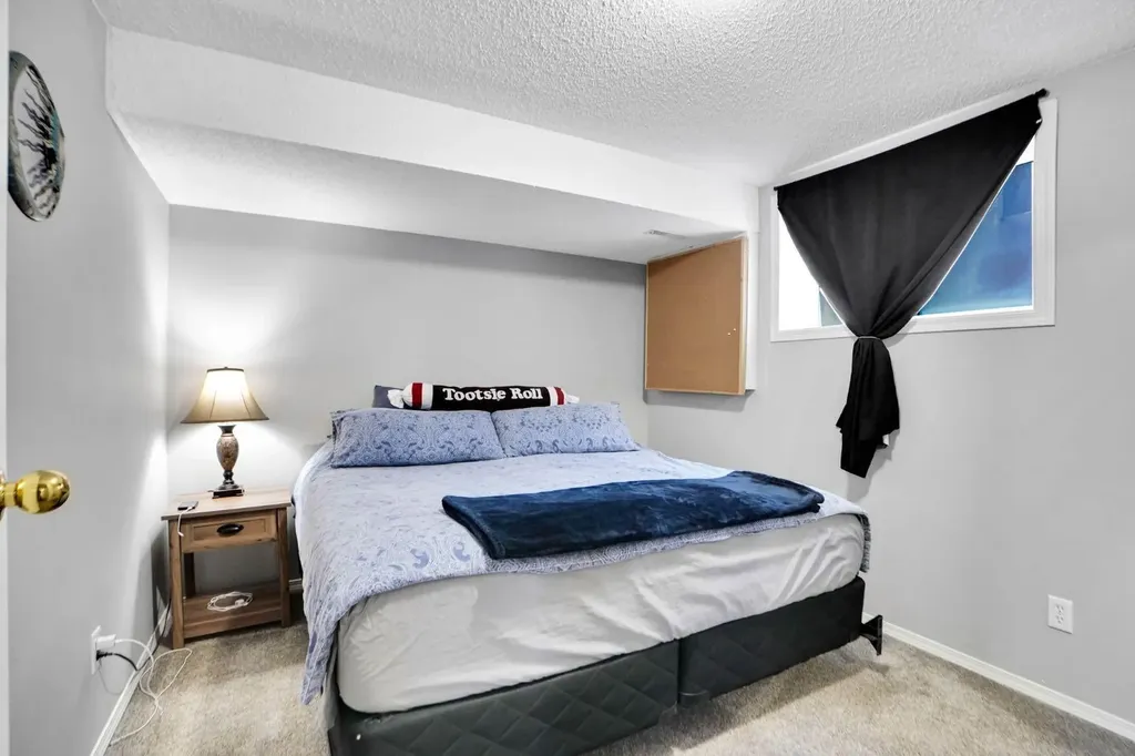94 Inverness Park SE Calgary AB T2Z3E1