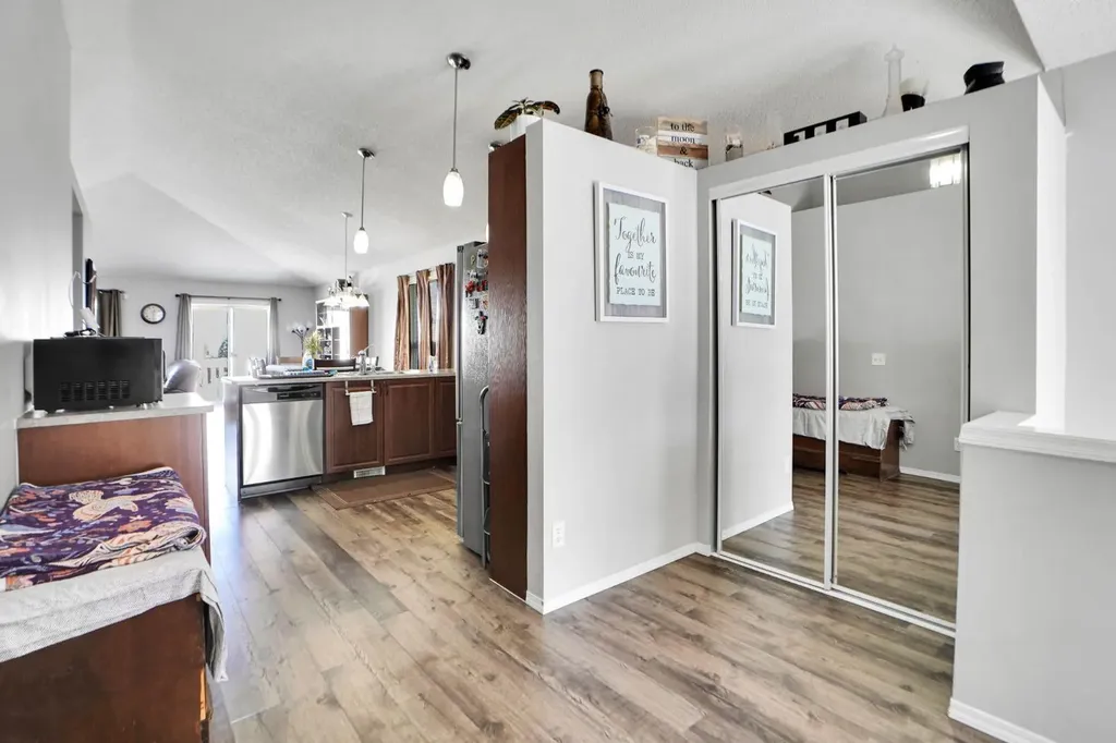 94 Inverness Park SE Calgary AB T2Z3E1