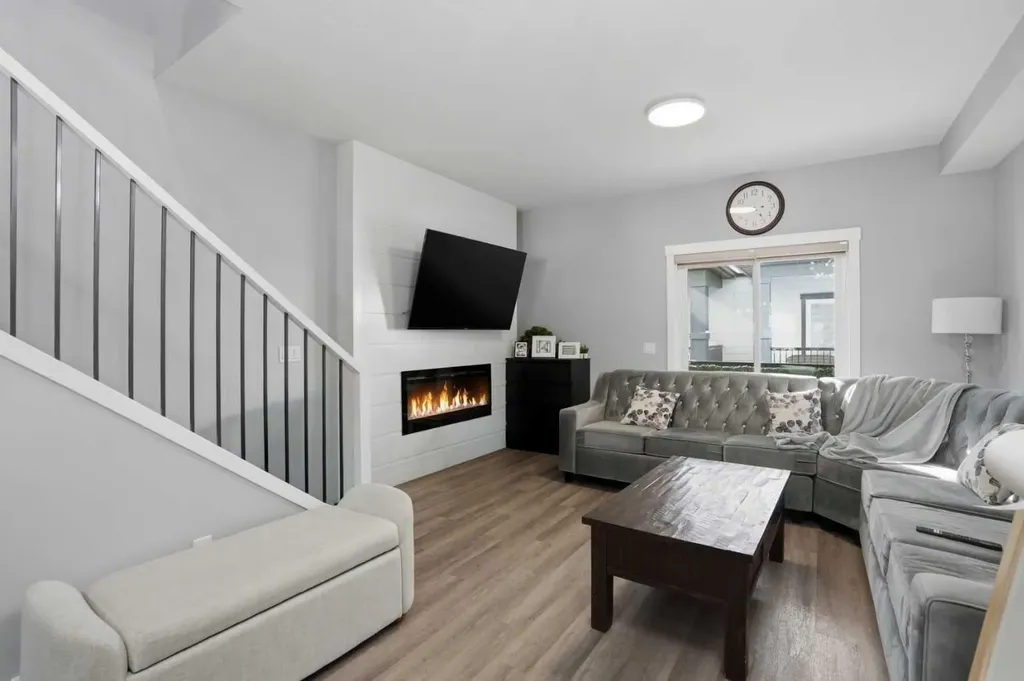 95 Skyview Close NE Calgary AB T3N 1X2