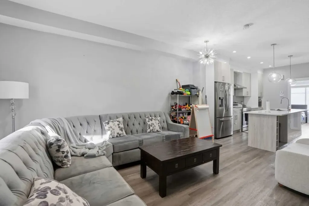 95 Skyview Close NE Calgary AB T3N 1X2