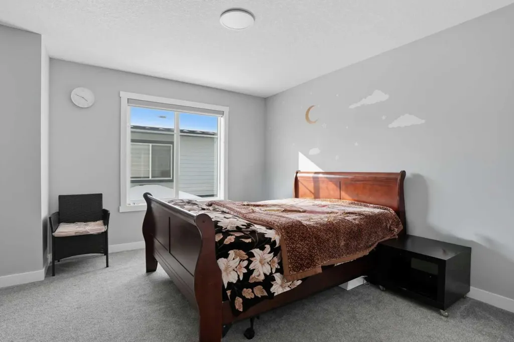 95 Skyview Close NE Calgary AB T3N 1X2