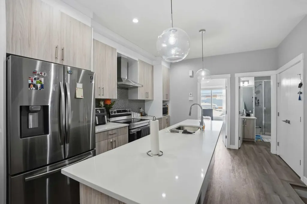 95 Skyview Close NE Calgary AB T3N 1X2