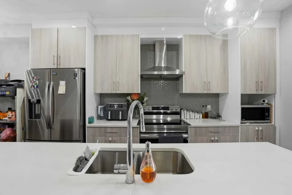 95 Skyview Close NE Calgary AB T3N 1X2