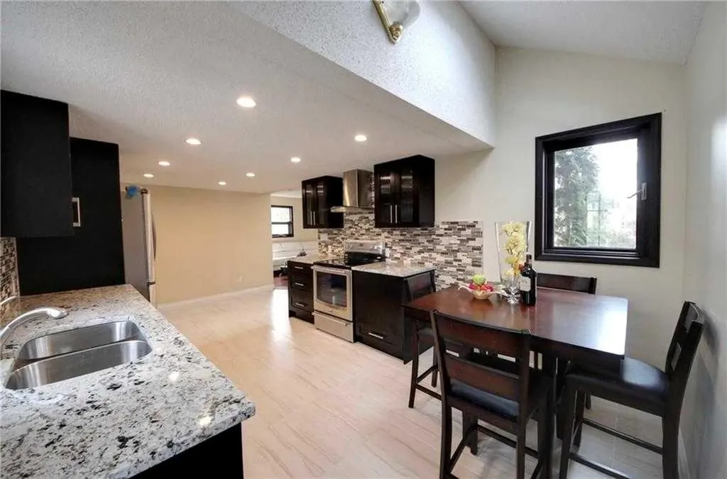 919 1 Street NW Calgary AB T2M 2R9