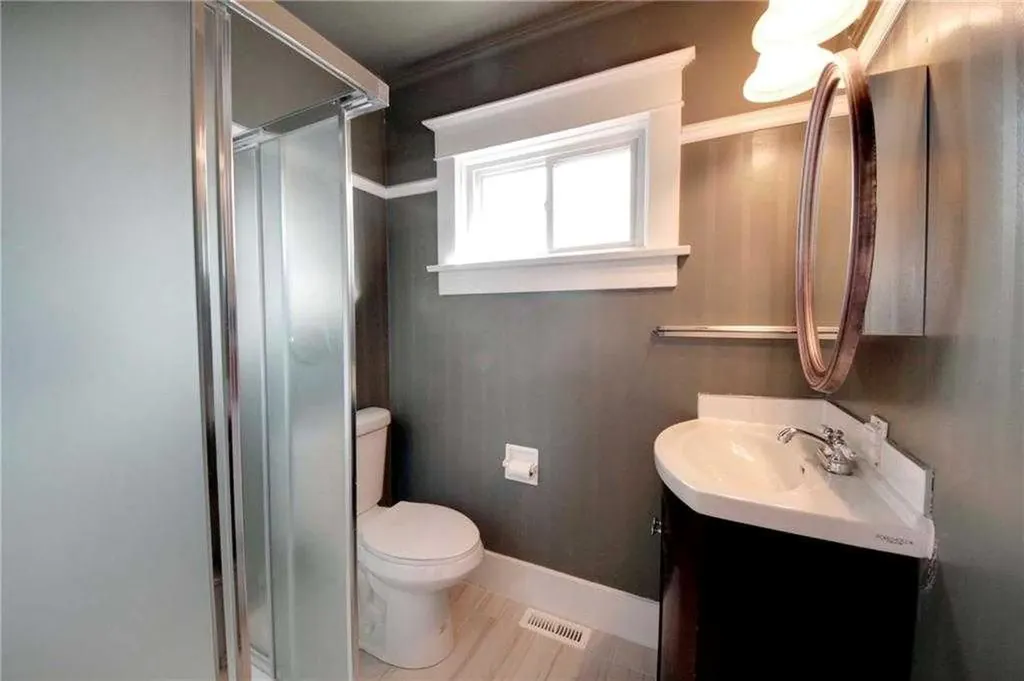 919 1 Street NW Calgary AB T2M 2R9