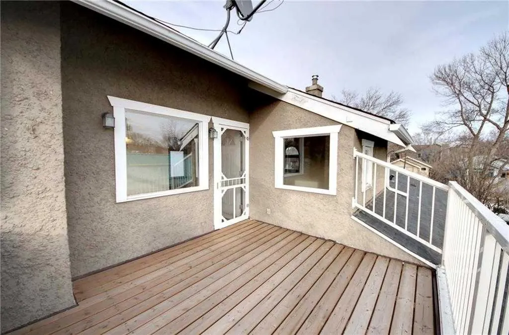 919 1 Street NW Calgary AB T2M 2R9