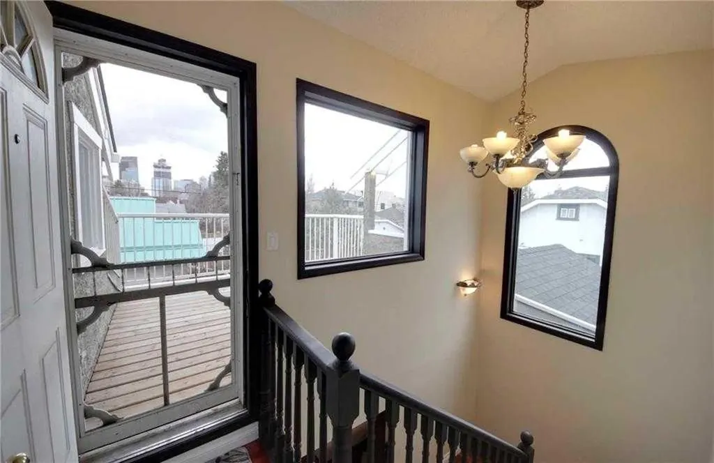 919 1 Street NW Calgary AB T2M 2R9