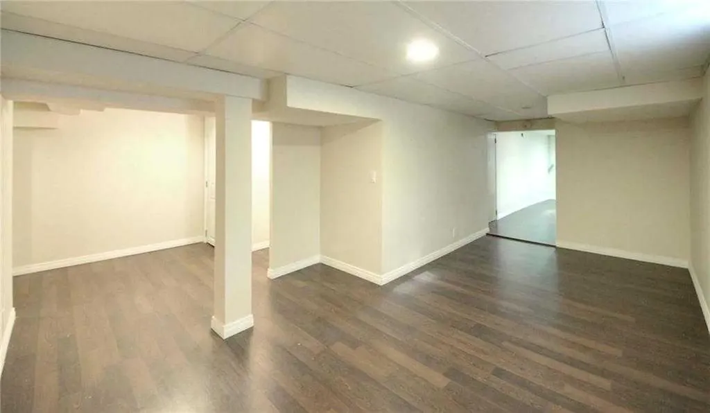 919 1 Street NW Calgary AB T2M 2R9