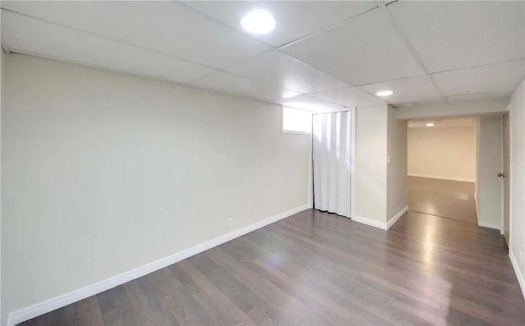 919 1 Street NW Calgary AB T2M 2R9