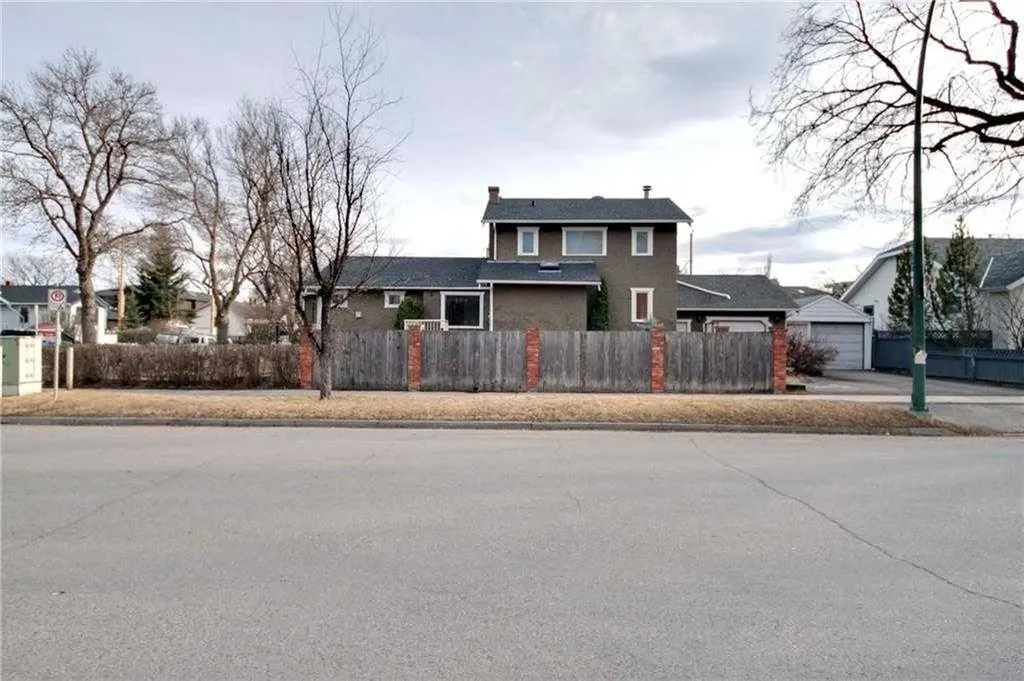 919 1 Street NW Calgary AB T2M 2R9