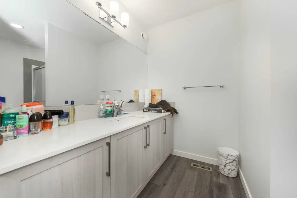 399 Magnolia Drive SE Calgary AB T3M 3M4