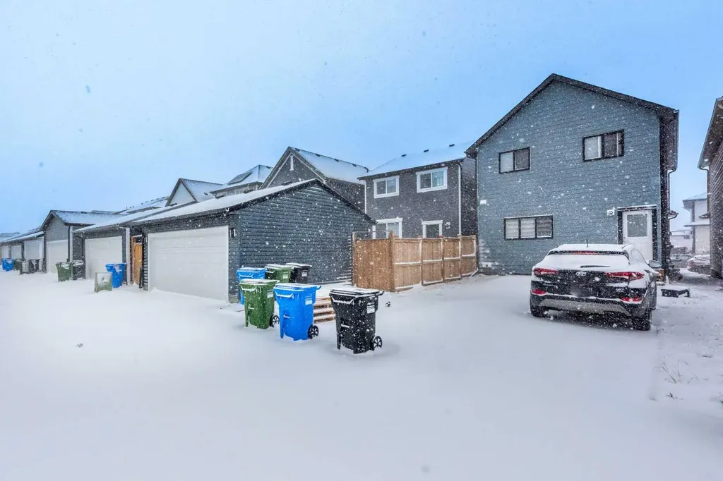 399 Magnolia Drive SE Calgary AB T3M 3M4