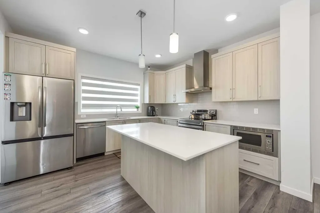 399 Magnolia Drive SE Calgary AB T3M 3M4