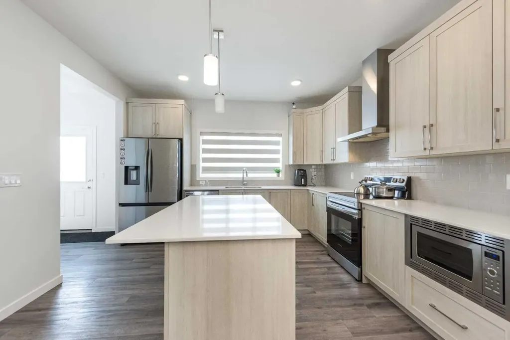 399 Magnolia Drive SE Calgary AB T3M 3M4