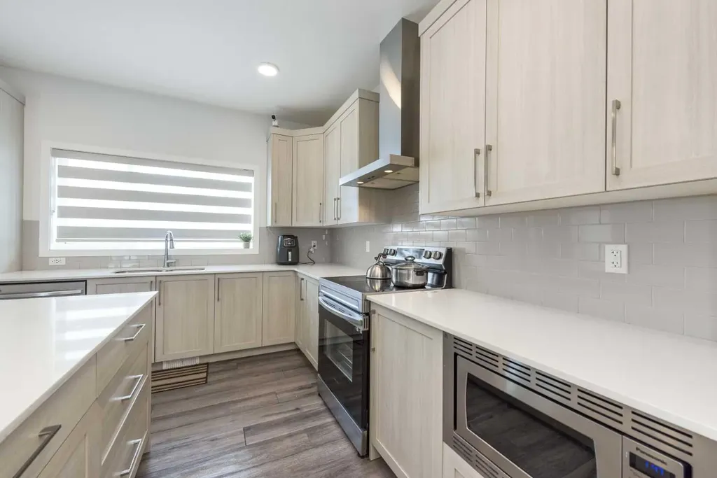 399 Magnolia Drive SE Calgary AB T3M 3M4