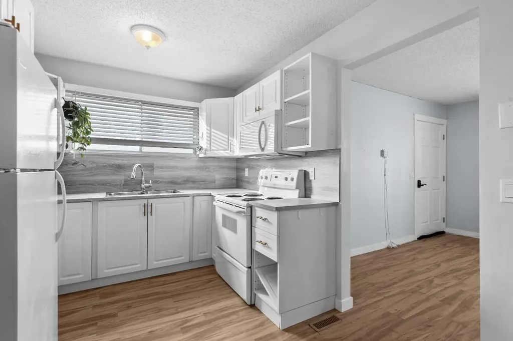 8510 Centre Street NE Calgary AB T3K 1K7