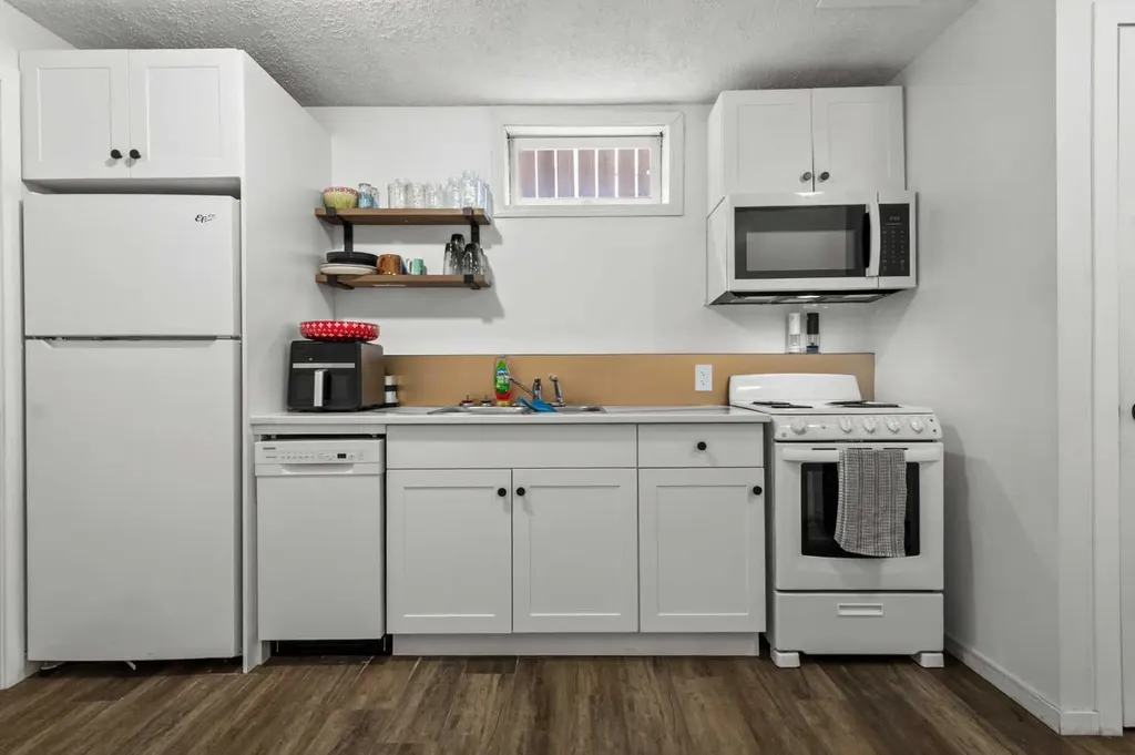 8510 Centre Street NE Calgary AB T3K 1K7