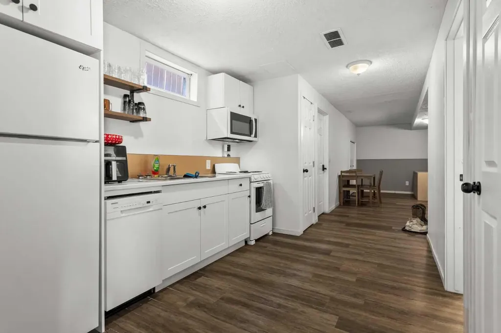 8510 Centre Street NE Calgary AB T3K 1K7