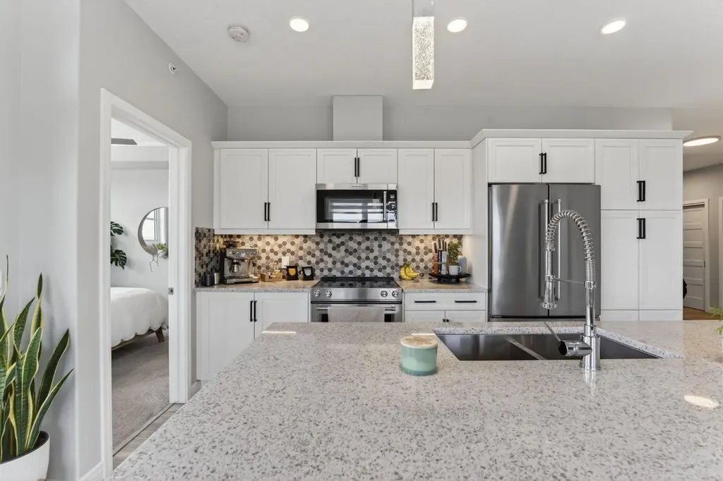 80 Greenbriar Place NW Calgary AB T3B 6J4