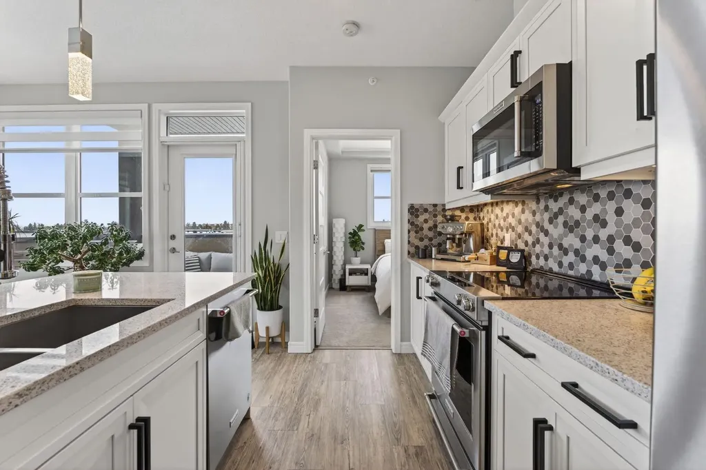 80 Greenbriar Place NW Calgary AB T3B 6J4