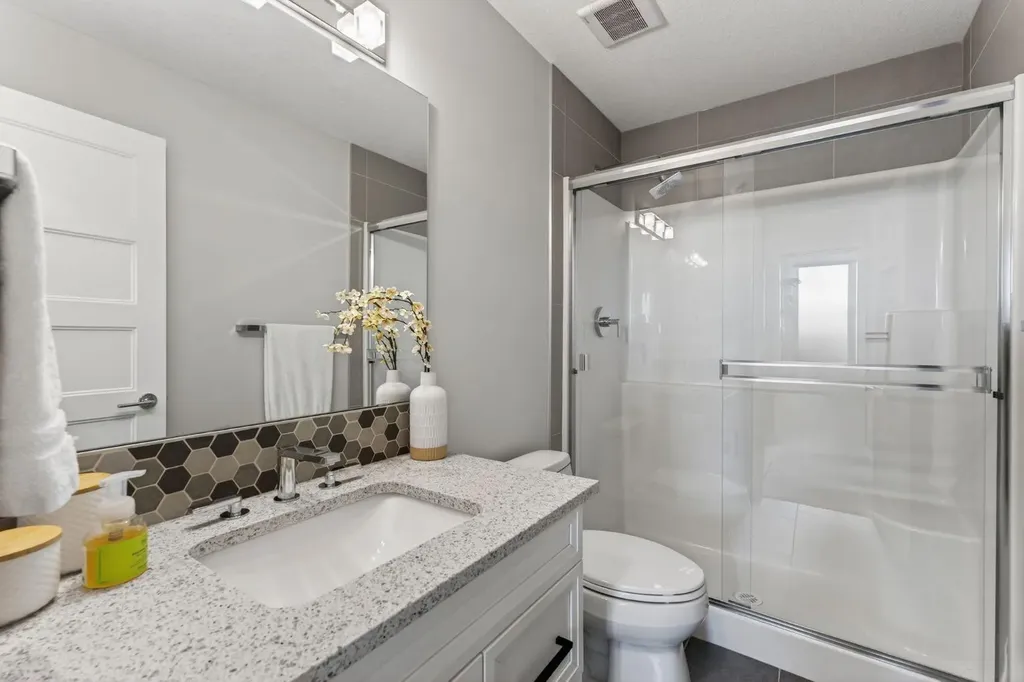 80 Greenbriar Place NW Calgary AB T3B 6J4