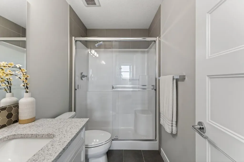 80 Greenbriar Place NW Calgary AB T3B 6J4