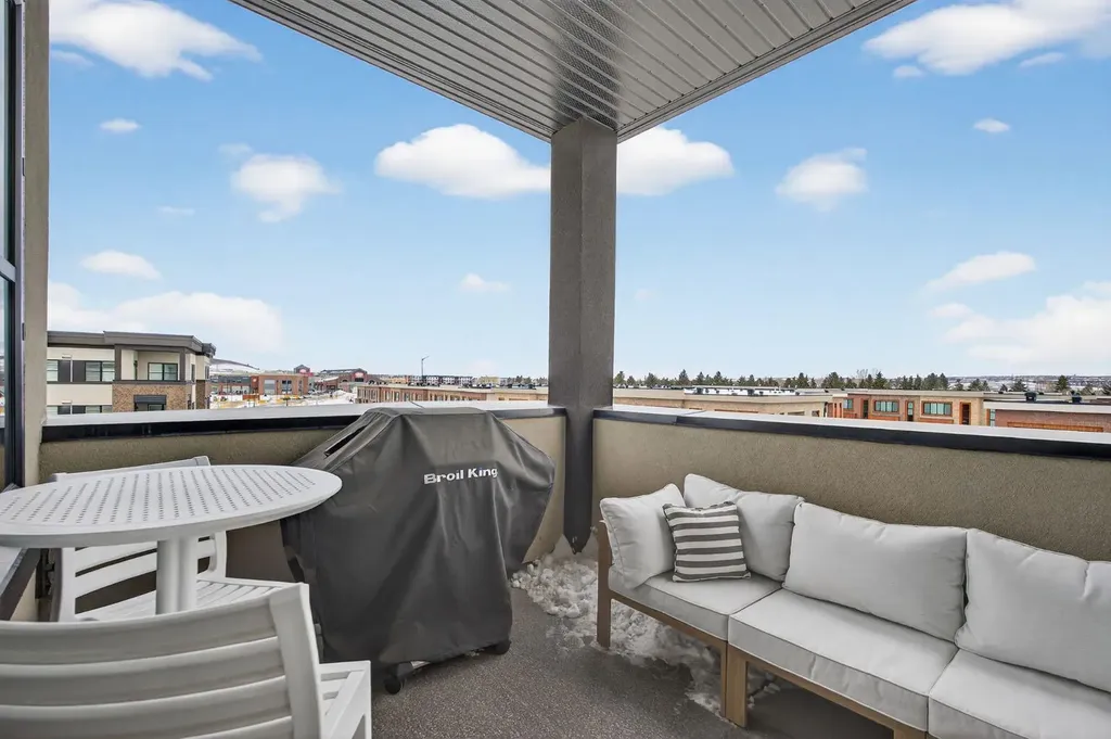80 Greenbriar Place NW Calgary AB T3B 6J4