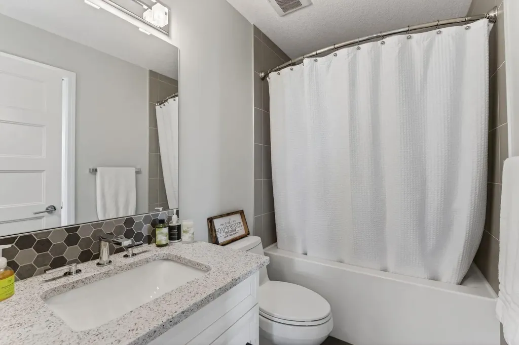 80 Greenbriar Place NW Calgary AB T3B 6J4