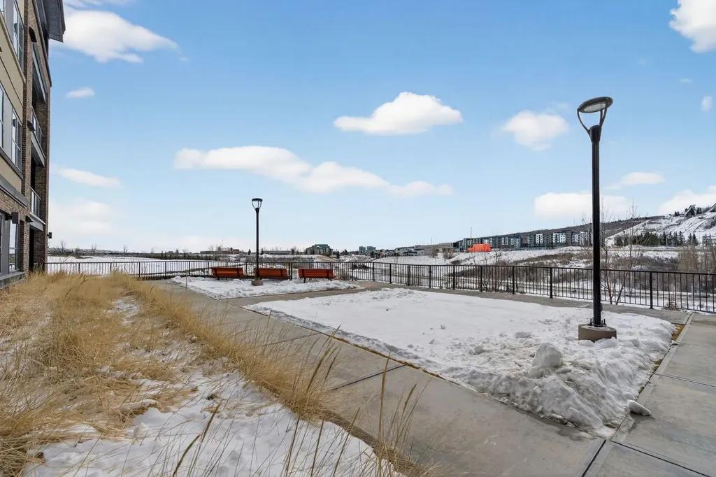 80 Greenbriar Place NW Calgary AB T3B 6J4