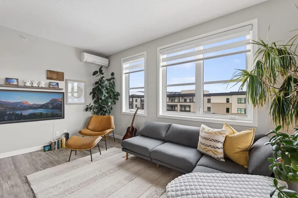 80 Greenbriar Place NW Calgary AB T3B 6J4