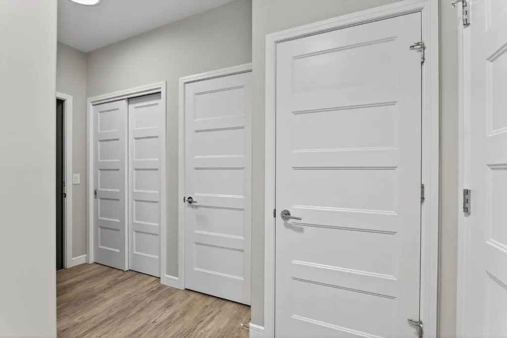80 Greenbriar Place NW Calgary AB T3B 6J4