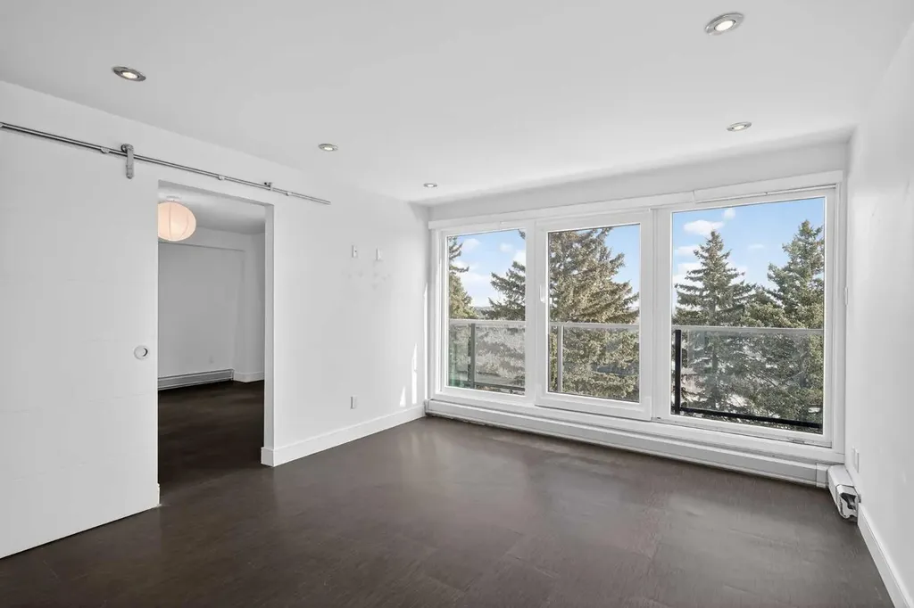 512 Cedar Crescent SW Calgary AB T3C 2Y8