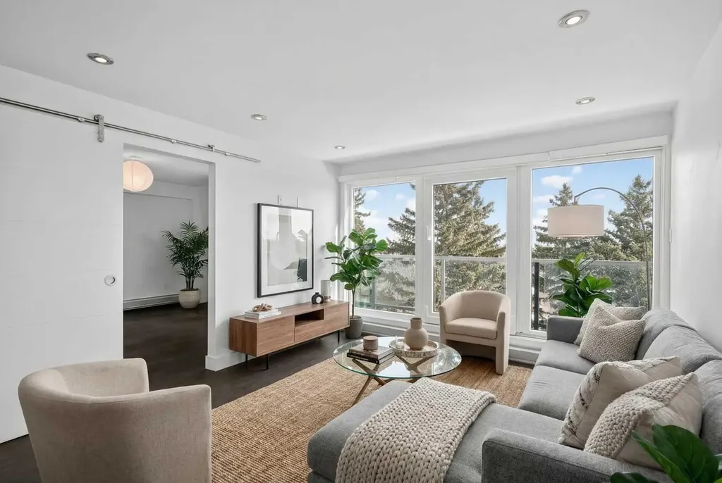 512 Cedar Crescent SW Calgary AB T3C 2Y8