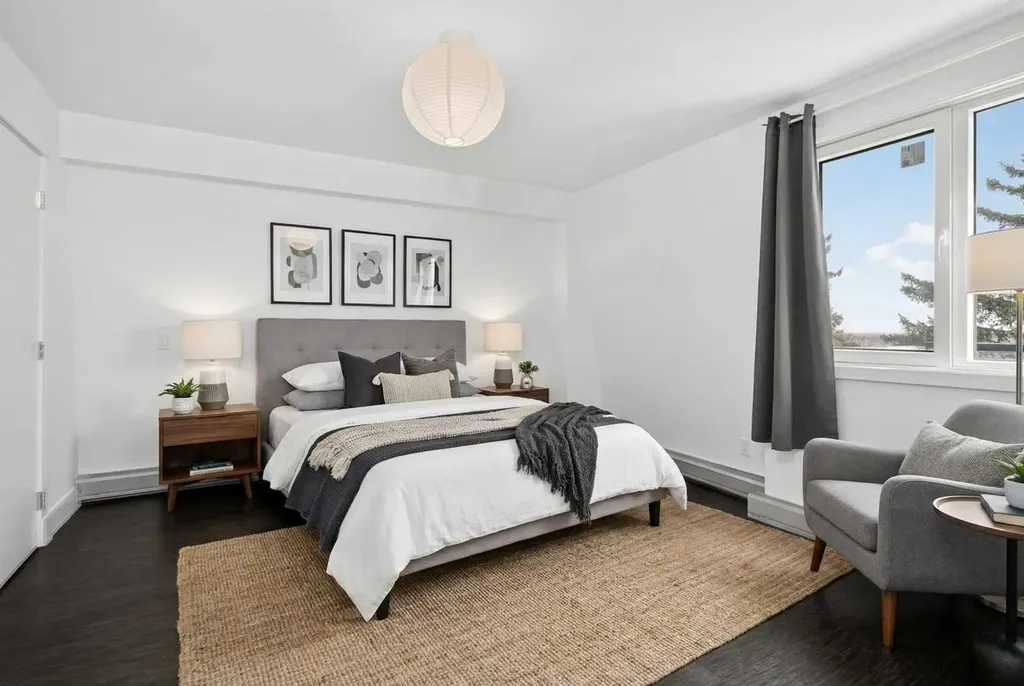 512 Cedar Crescent SW Calgary AB T3C 2Y8